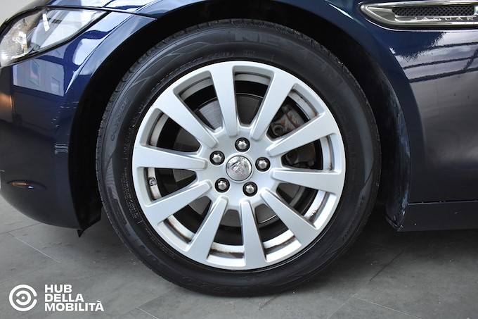 JAGUAR XE 2.0 D Turbo 180CV Prestige